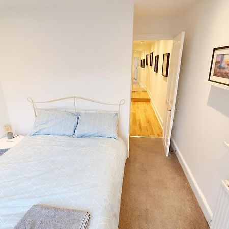 Lovely 2 Bedroom Period Garden Flat. ロンドン エクステリア 写真