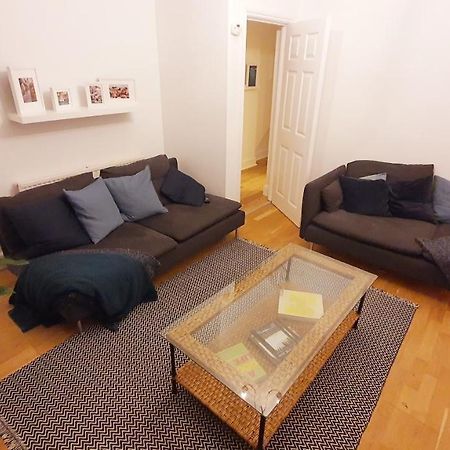 Lovely 2 Bedroom Period Garden Flat. ロンドン エクステリア 写真