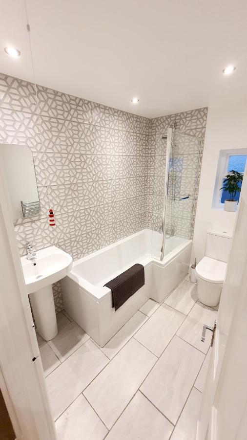 Lovely 2 Bedroom Period Garden Flat. ロンドン エクステリア 写真