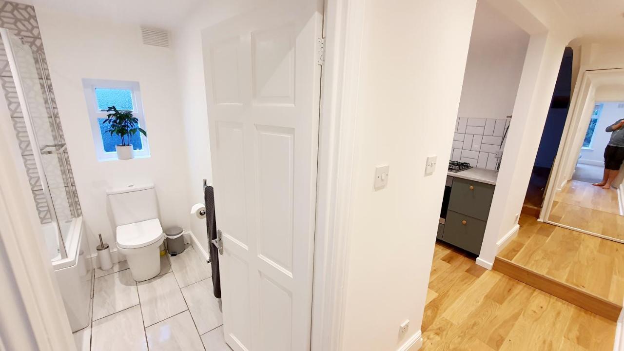 Lovely 2 Bedroom Period Garden Flat. ロンドン エクステリア 写真